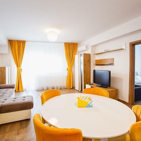 Spacious & Bright 2 Bedroom Central Apartment ออราแด ภายนอก รูปภาพ