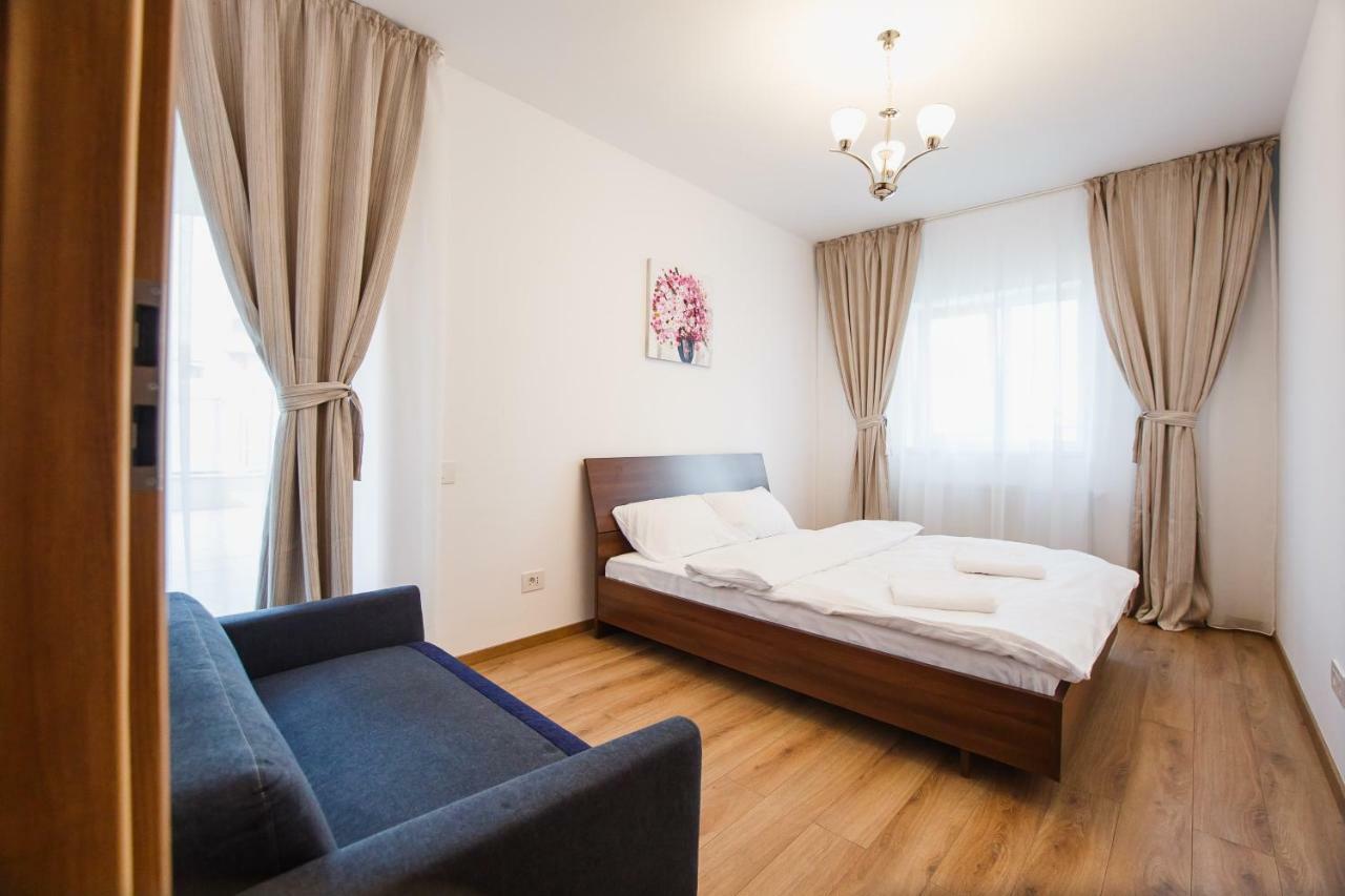 Spacious & Bright 2 Bedroom Central Apartment ออราแด ภายนอก รูปภาพ