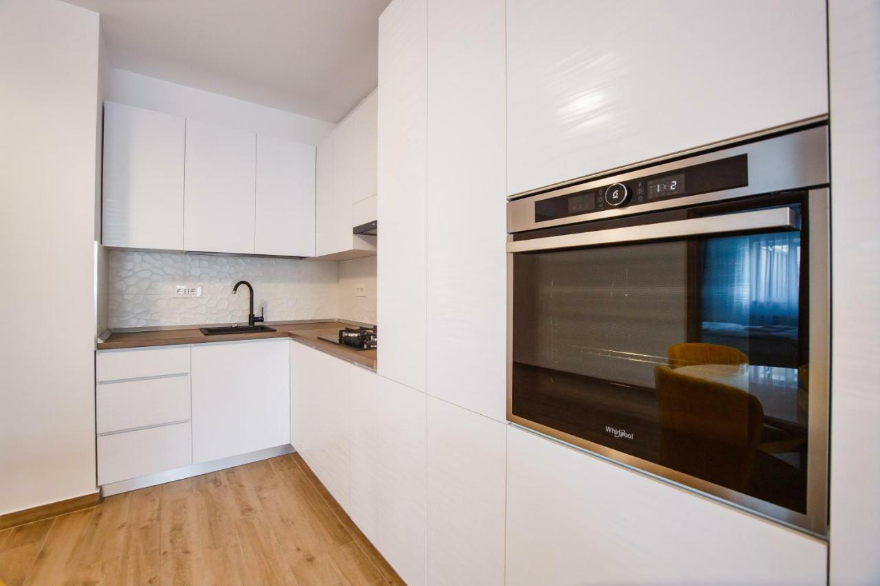 Spacious & Bright 2 Bedroom Central Apartment ออราแด ภายนอก รูปภาพ