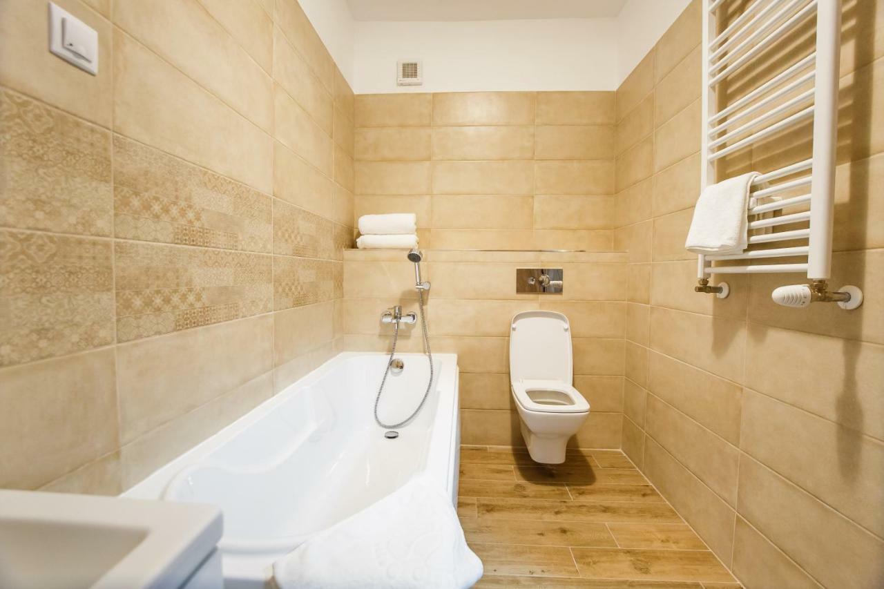 Spacious & Bright 2 Bedroom Central Apartment ออราแด ภายนอก รูปภาพ